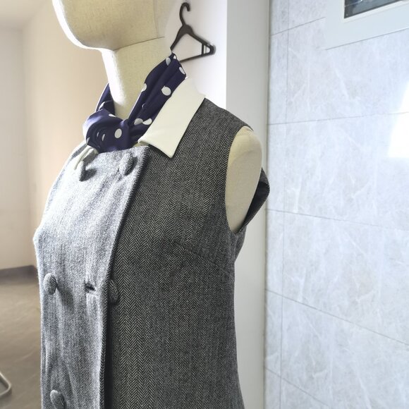 Self-portrait Greyish-blue dotted scarf paired with mini skirt - Picture 5 of 9